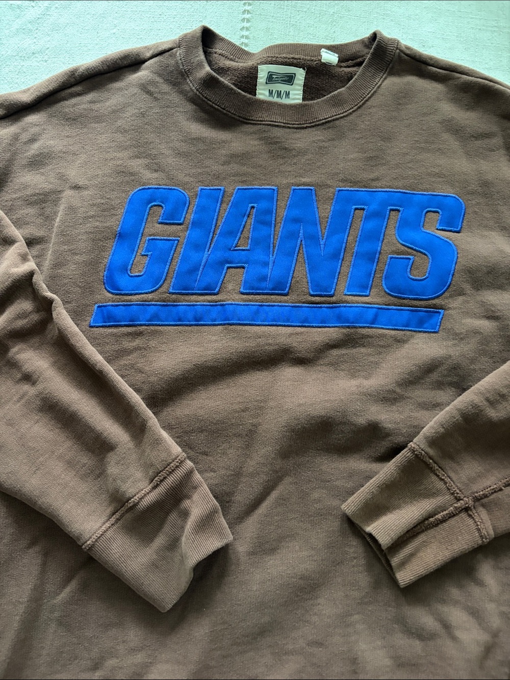 Tailgate men’s Giants Appliqué Sweatshirt in Brown with Blue Logo medium